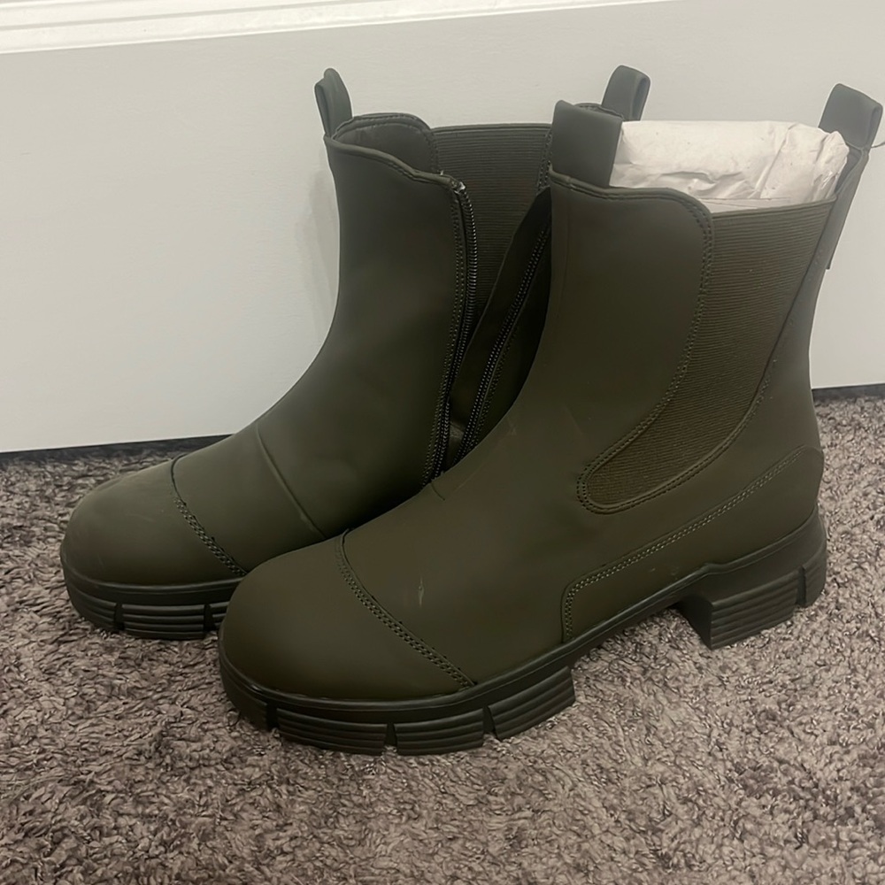 MATA SHOES NEXT IN LINE ANKLE BOOTS